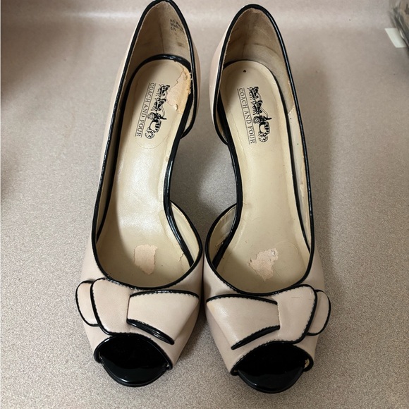 Coach and Four Cream/black heels - Picture 4 of 9